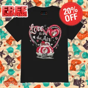 Buc ee's Love Is In The Air Shirt
