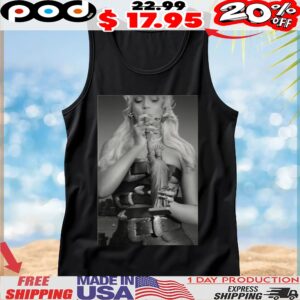 The exclusive New York stylish with the Statue of Liberty T Shirt