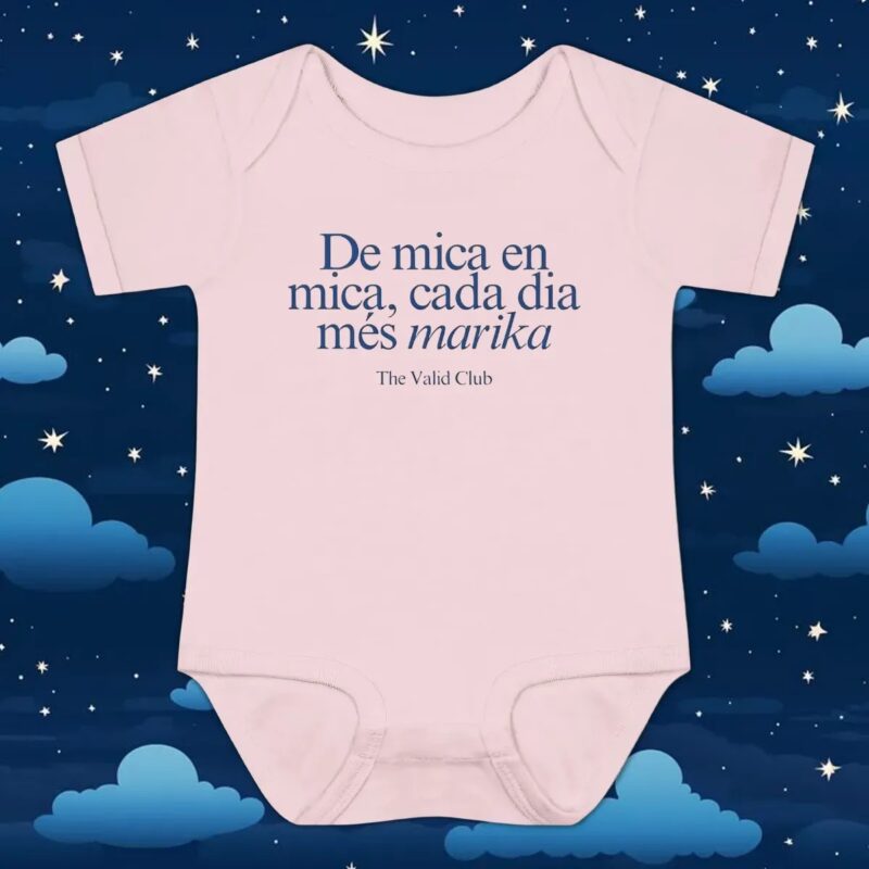 De Mica En Mica Cada Dia Més Marika T Shirt
