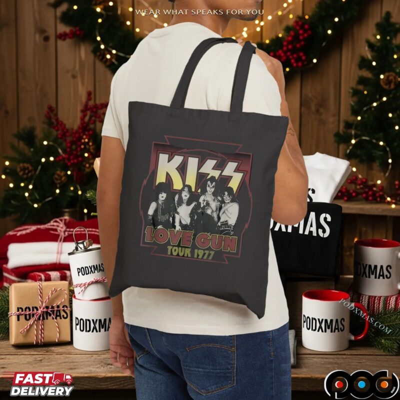 Ace Frehley Kiss Love Gun 1977 Tour T Shirt Ace Frehley Kiss Love Gun 1977 Tour T Shirt