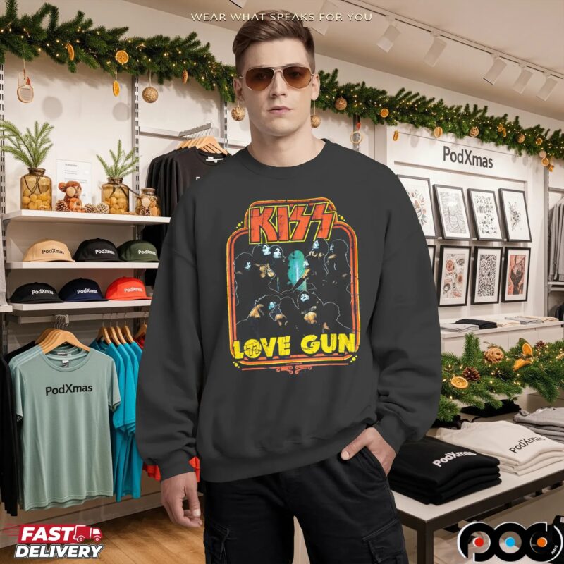 KISS Love Gun Classic Rock Band T Shirt KISS Love Gun Classic Rock Band T Shirt