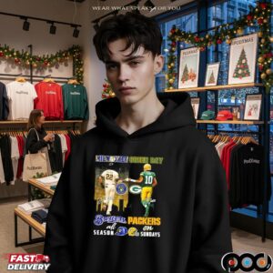Yelich Milwaukee Brewers All Season Love Green Bay Packers On Sundays City Skyline T Shirt