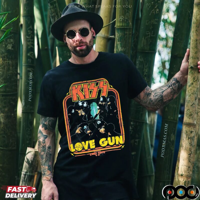 KISS Love Gun Classic Rock Band T Shirt KISS Love Gun Classic Rock Band T Shirt