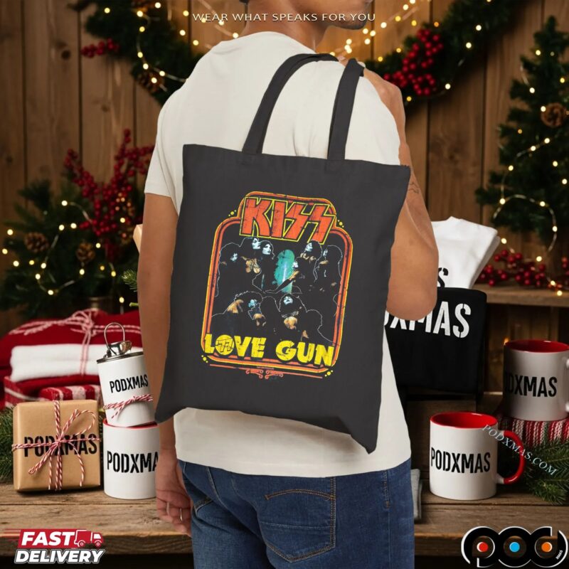 KISS Love Gun Classic Rock Band T Shirt KISS Love Gun Classic Rock Band T Shirt