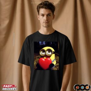 Minion holding Heart Despicable Me T Shirt
