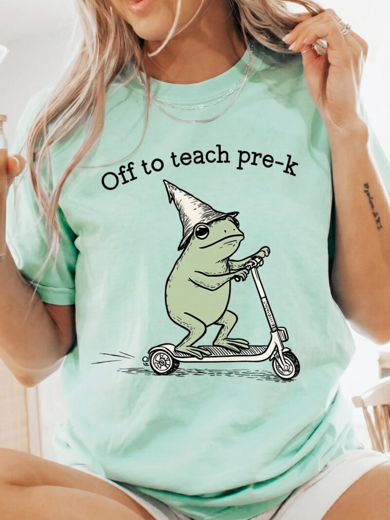 Off To Teach Pre-K Funny Wizard Frog Teacher Graphic Tee