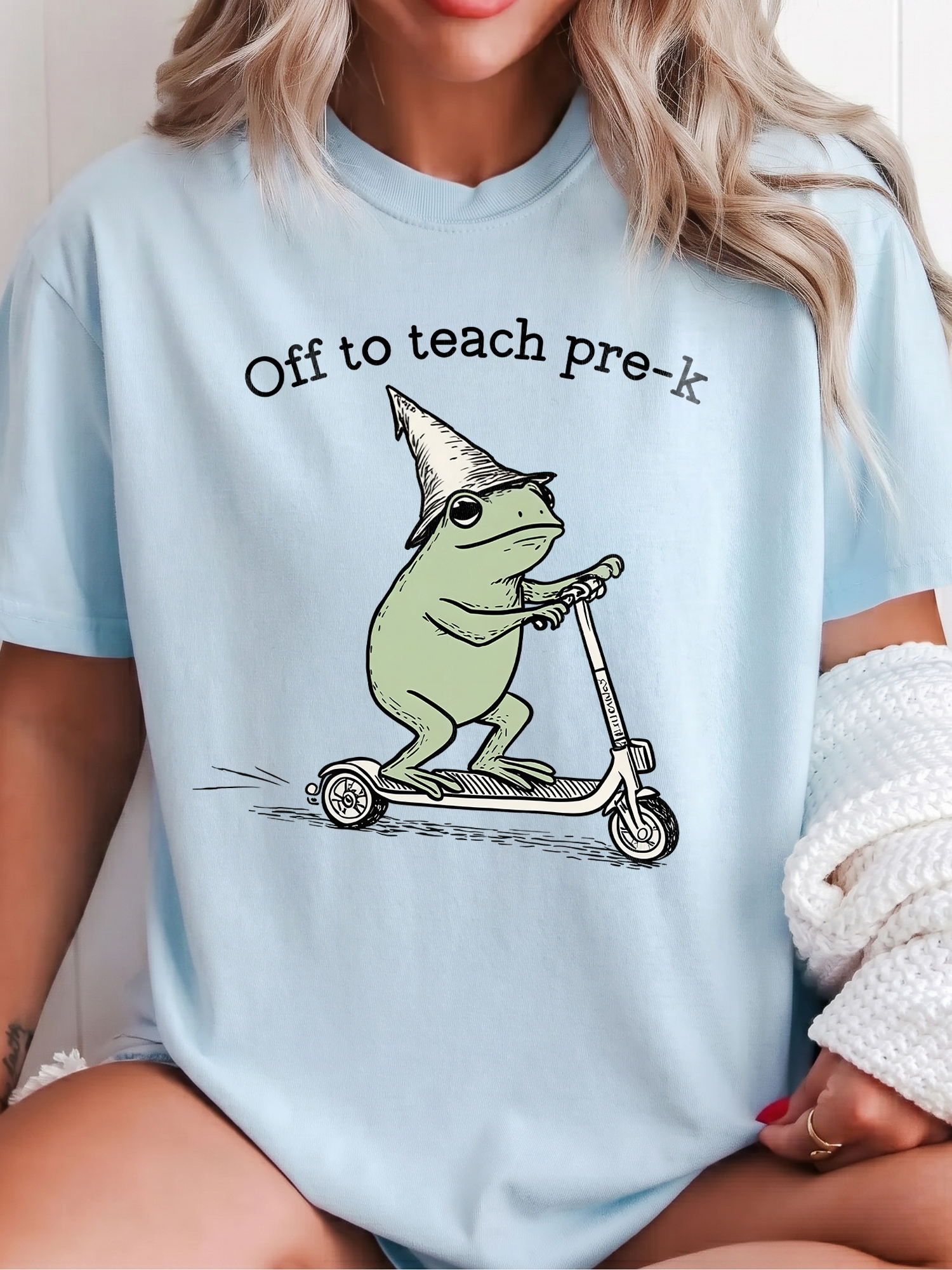 Off To Teach Pre-K Funny Wizard Frog Teacher Graphic Tee