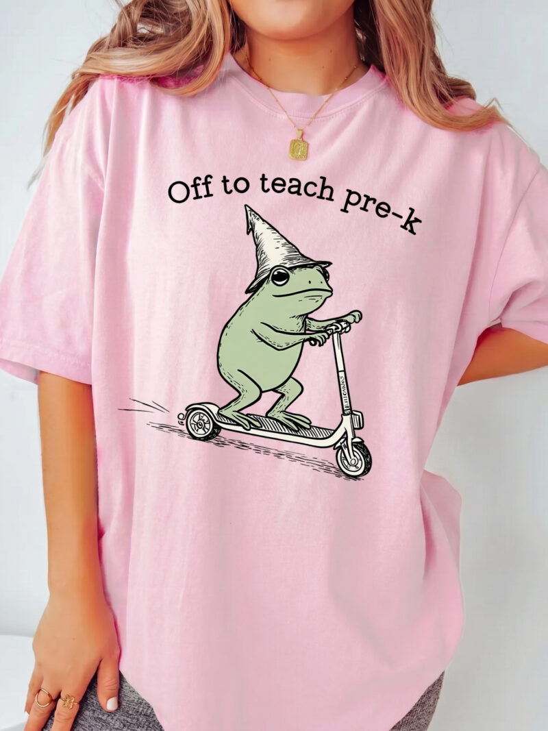 Off To Teach Pre-K Funny Wizard Frog Teacher Graphic Tee