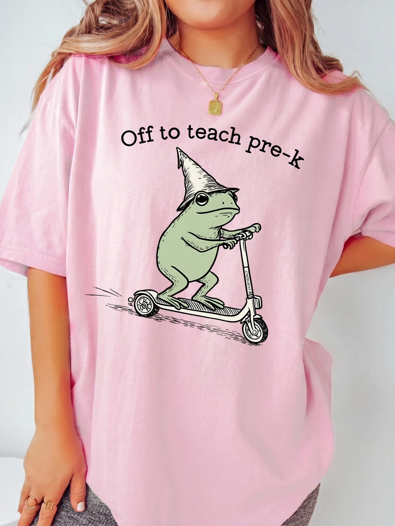 Off To Teach Pre-K Funny Wizard Frog Teacher Graphic Tee