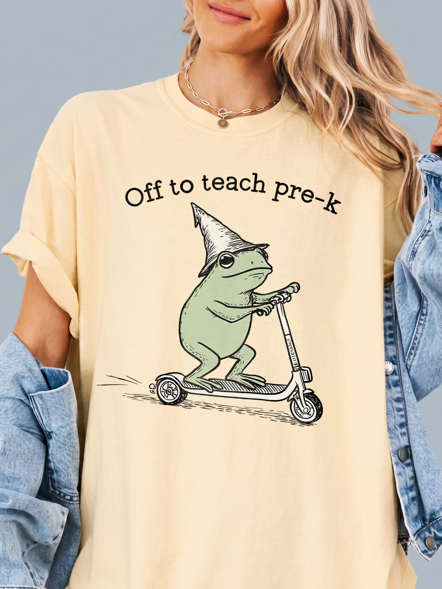 Off To Teach Pre-K Funny Wizard Frog Teacher Graphic Tee