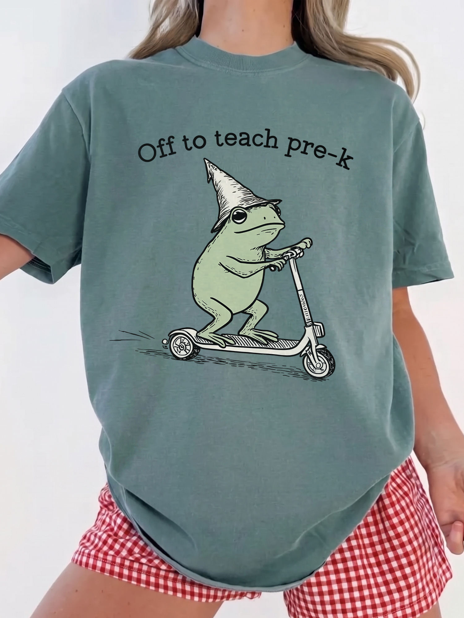 Off To Teach Pre-K Funny Wizard Frog Teacher Graphic Tee