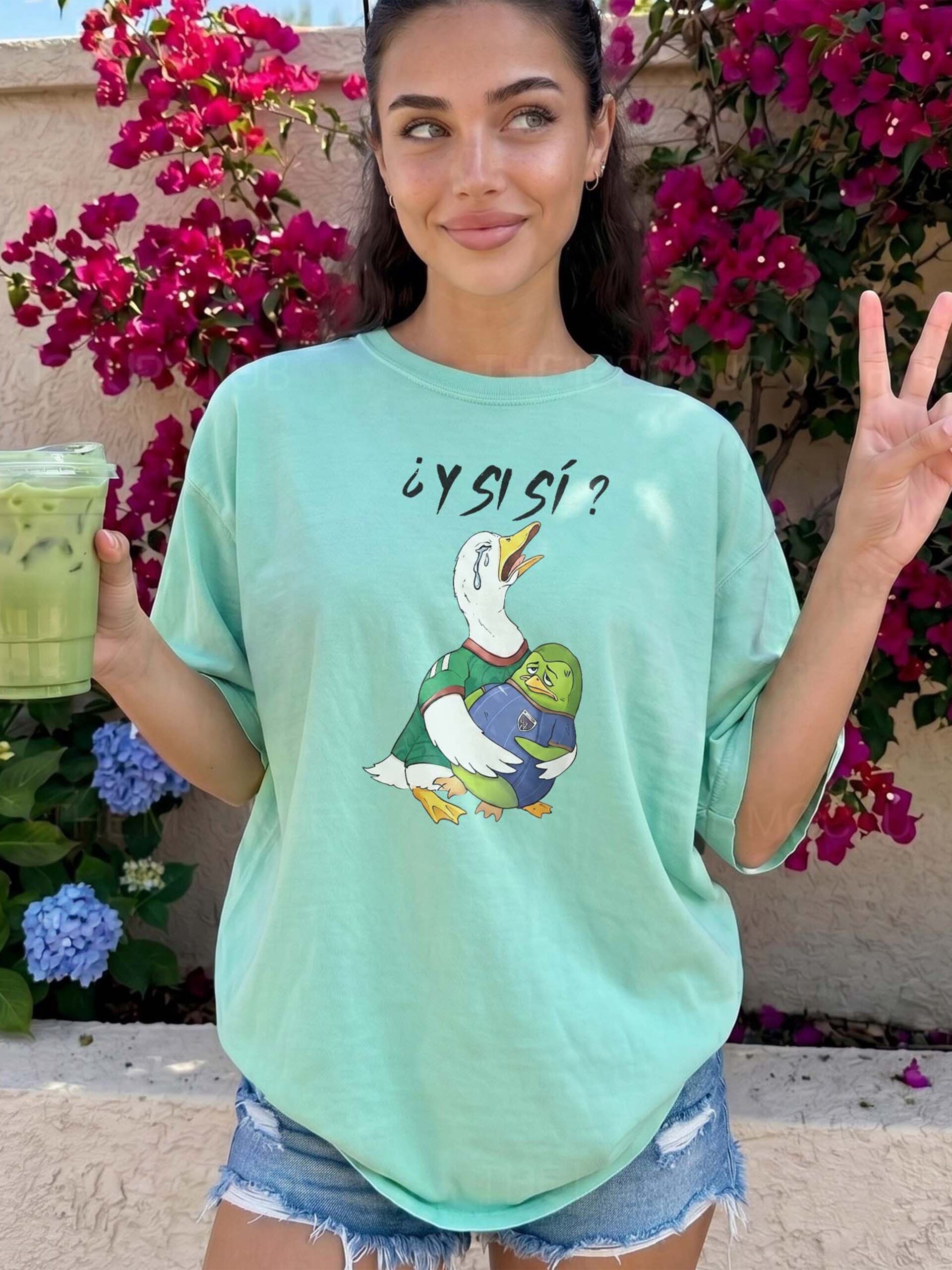 Y Si Si Funny Duck Meme Shirt | Spanish Phrase Graphic Tee