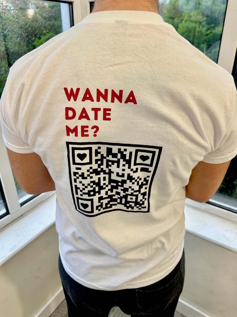 Funny QR Code Dating T-Shirt - Wanna Date Me Singles Wingman Tee
