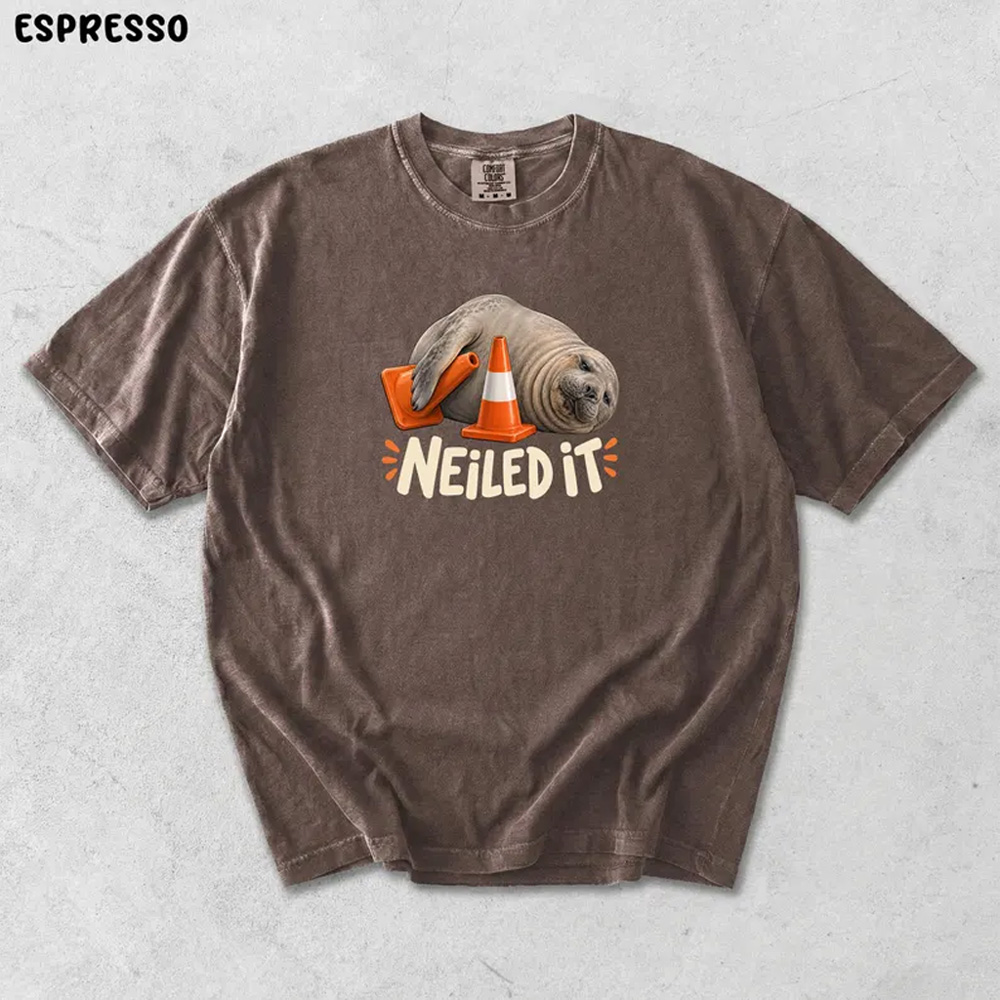 Neiled It Funny Seal Pun T-Shirt | Cute Animal Meme Graphic Tee