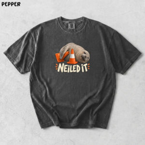 Neiled It Funny Seal Pun T-Shirt | Cute Animal Meme Graphic Tee