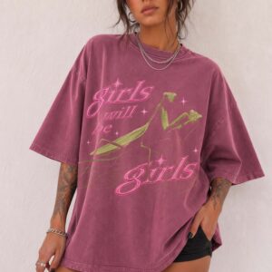Girls Will Be Girls Praying Mantis Oversized Graphic Tee