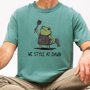 We Style At Dawn Funny Frog Hairstylist Graphic Tee
