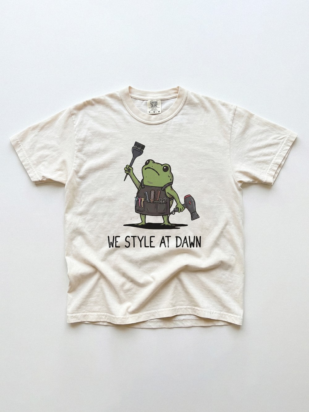 We Style At Dawn Funny Frog Hairstylist Graphic Tee
