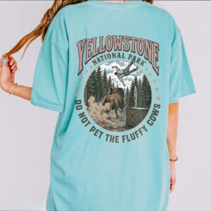 Vintage Yellowstone National Park Do Not Pet The Fluffy Cows Bison Funny Trending Graphic Tee