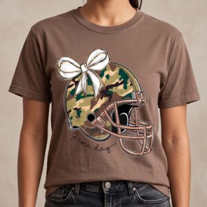 Game Day Camo Football Helmet Bow Shirt for Women xaqswjvt