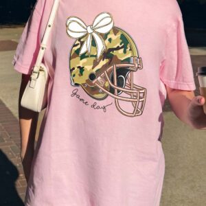 Game Day Camo Football Helmet Bow Shirt for Women xaqswjvt