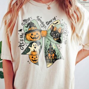 Vintage Halloween Graphic Tee It's The Most Spooky Time Of The Year Retro Spooky Season Fall Shirt for Women