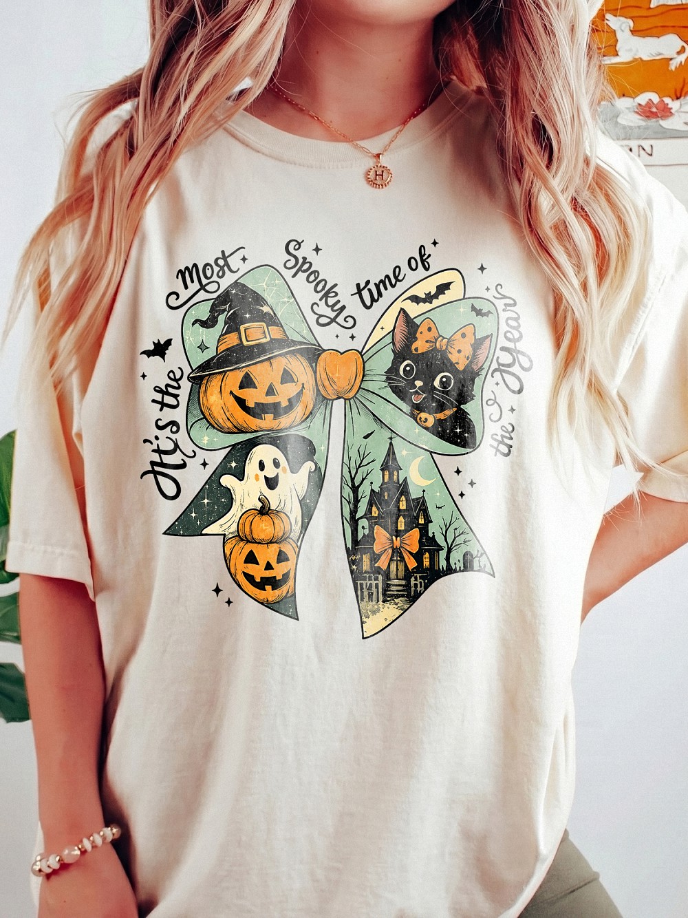 Vintage Halloween Graphic Tee It's The Most Spooky Time Of The Year Retro Spooky Season Fall Shirt for Women