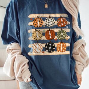 Fall Football Pumpkin Graphic Shirt Cute Autumn Game Day Tee For Women Tailgate And Football Mom T-Shirt