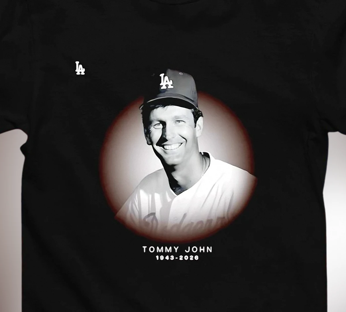 tommy-john-1943-2026-memorial-baseball-tee-la-tribute-rip-legend-shirt.webp Tommy John 1943-2026 Memorial Baseball Tee LA Tribute RIP Legend Shirt