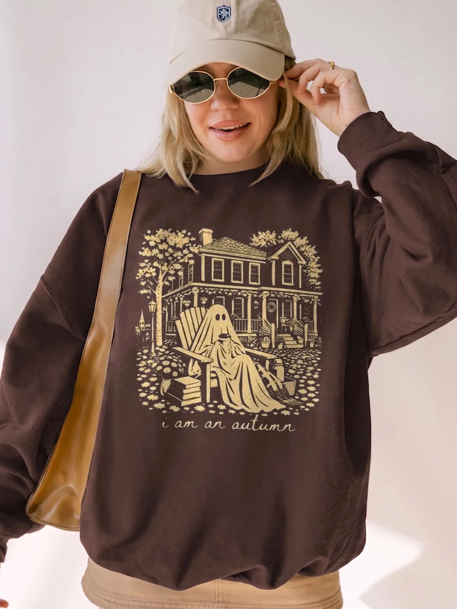 I Am An Autumn Cozy Ghost Graphic Tee Fall Aesthetic T-Shirt for Women