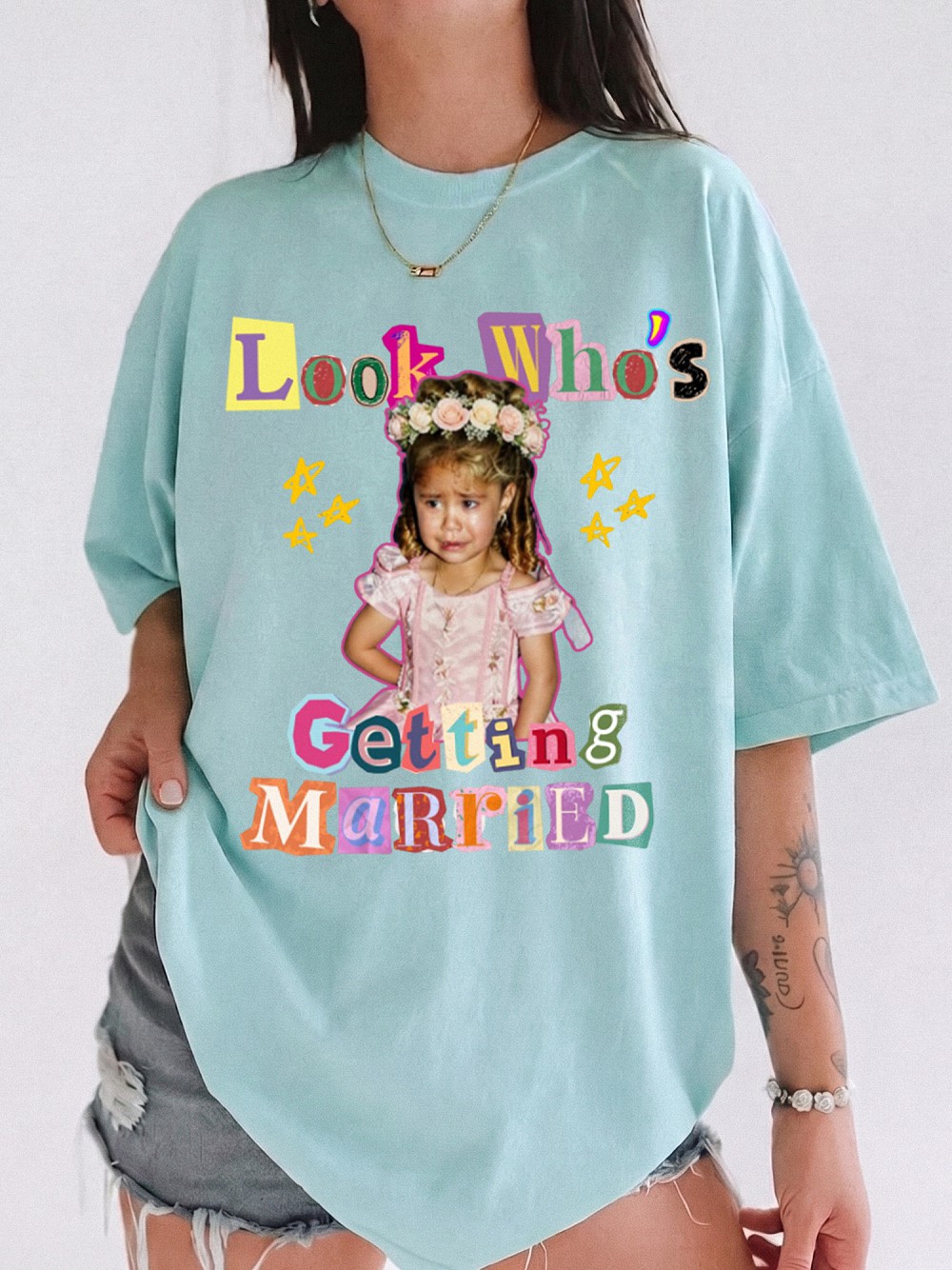 Look Who's Getting Married Retro Photo Bridal Shower Tee